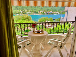  Grebastica beachfront apartment  Гребаштица